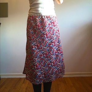 Folio New York fully lined mid calf floral skirt.